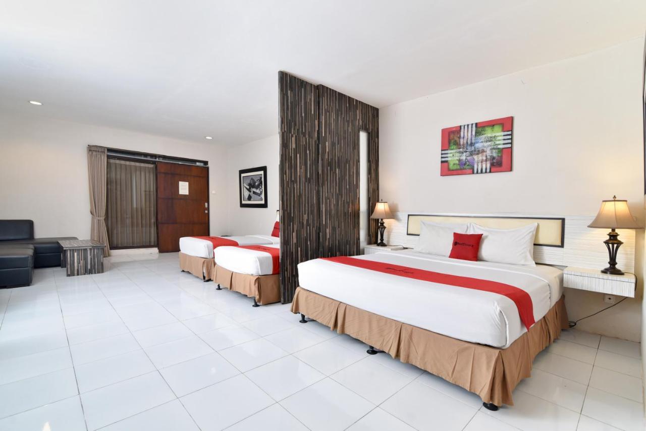 RedDoorz Plus @ Raya Legian Exterior foto